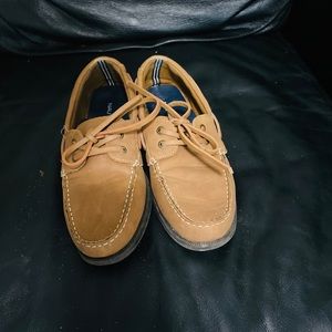 Boat shoes size 9